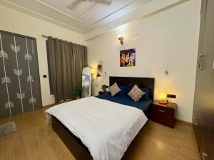 Entire 1 Bhk near medanta Hospital