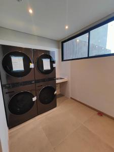 Modern Studio with King Bed and WiFi