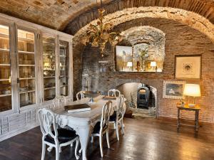 Borgo di Beppe & Gloria