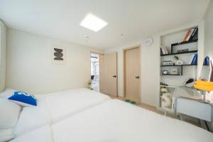 Spacious Seoul Stay ㅣ3BR 2Bathㅣ9min to Gyeongbokgung ㅣSleeps 8