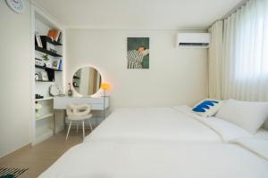 Spacious Seoul Stay ㅣ3BR 2Bathㅣ9min to Gyeongbokgung ㅣSleeps 8