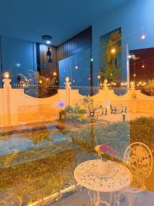 Modern private villa in Kampot for 10 people