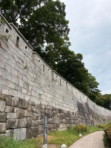 Free Luggage Storage, Hyehwa,Dongdaemun 5 minutes , 15 minutes to Jongno , Naksan Stay