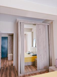 Forma Golden Apartment