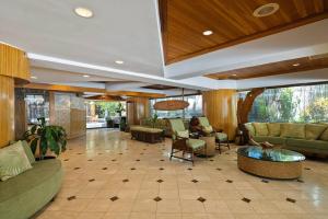 Boutique Walk to Beach & IMP Hot tub Kitchen