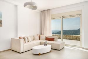 New Seaview Villa Asimi with Private Pool & BBQ, in South Crete