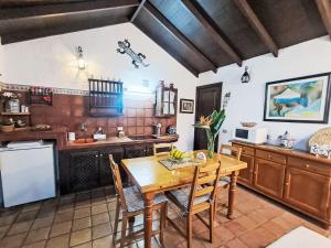 Holiday Home Haus mit Schwimmbad-Whirlpool in ruhiger Umgebung- by Interhome