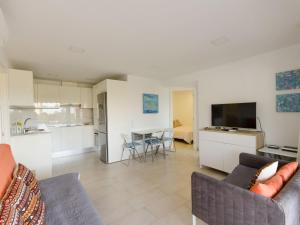Apartment mit direktem Zugang zur Strandpromenade by Interhome