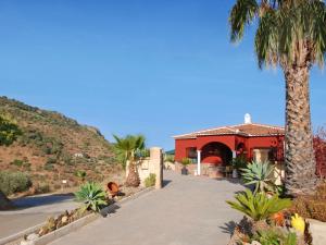 Holiday Home Finca auf einem eingezäunten Grundstück by Interhome