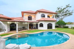 Luxury 5BR Spanish Villa East Pattaya (EP1)