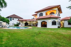 Luxury 5BR Spanish Villa East Pattaya (EP1)