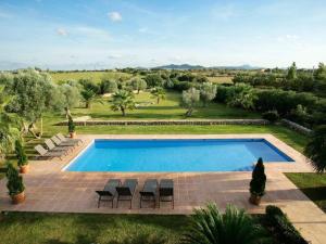 Holiday Home mit großem Pool- parkähnlichen Garten by Interhome