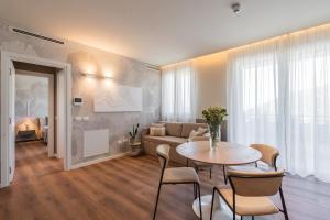 Circle Bike Residence by RentComo