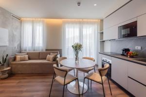Circle Bike Residence by RentComo