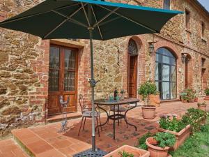 Apartment Verbena mit Pool by Interhome