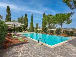 Apartment Verbena mit Pool by Interhome