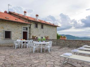Apartment Giulia mit Terrasse by Interhome