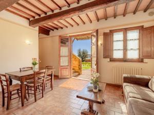 Apartment Wohnung Noble Sanguineto by Interhome