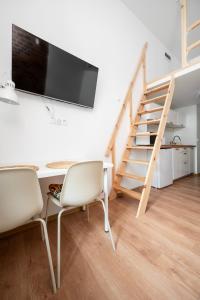 Kamienica Rewolucji 23 Mezzanine Studio by BookingHost
