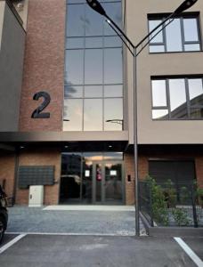 Sky View N&N Near Airport, Highway & Free Parking