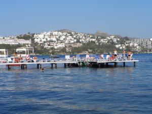 Bodrum Gündoğan Bahçeli Plaj Kullanımlı iyi eşyalı Begonvilli Yeni Ev