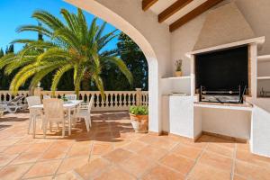 Villa Hermosa by Aguilarent