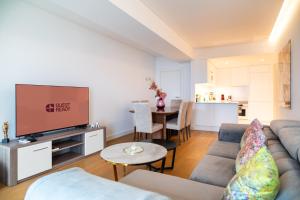 GuestReady - A lovely home with a sea view