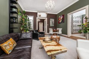Unique River Park Apartment with River View