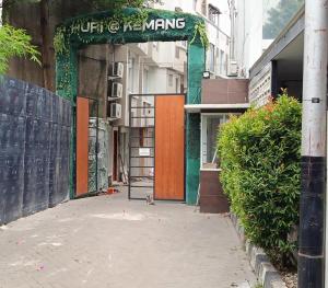 Apple kost2 - Puri at kemang