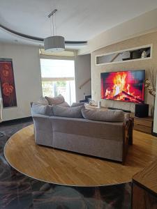 Elegant City Center Duplex with French Balkony