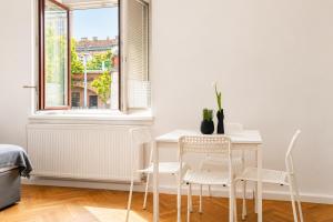 Classy 2BR Apt. w Exclusive Location near AKH