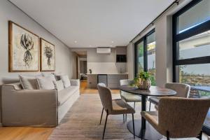 Vive Suite by Bliss Collection