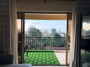 Modern 3 BRM apt near yaya centre