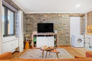 Stone House Rochinha by Homie