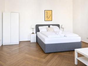 Amazing 2BR Apt, Near AKH-Perfect for Groups