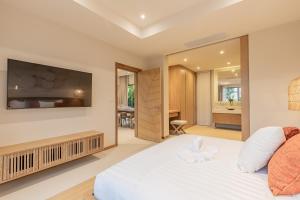 Tropical Escape 3BR Pool Villa Phuket - Near Laguna & Bang Tao