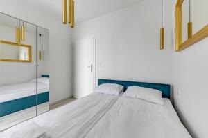TOTU HOME Granary Island Toruńska Apartment with Parking & Balcony