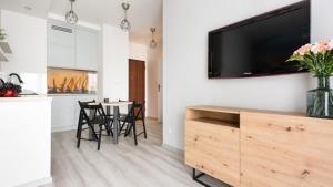TOTU HOME Granary Island Toruńska Apartment with Parking & Balcony