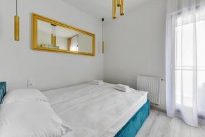 TOTU HOME Granary Island Toruńska Apartment with Parking & Balcony
