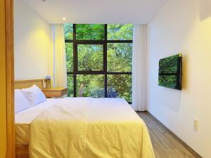 Majestic Tree View Studio 302