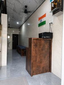 Hotel Royal Residency - Near Khar Station