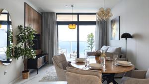 SUNSET SAILORS cozy apartment