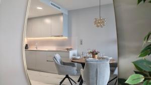 SUNSET SAILORS cozy apartment