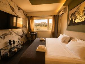 Athens Majesty Supreme Suite