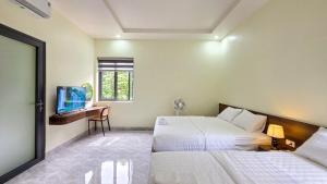 Sunshine Hotel