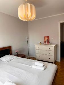 City Lights 3 Rooms Apartments