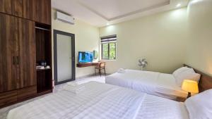 Sunshine Hotel