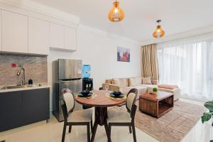 Westlands One Bedroom next to GTC mall with Rooftop pool and Gym