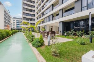 Westlands One Bedroom next to GTC mall with Rooftop pool and Gym