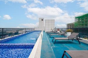 Westlands One Bedroom next to GTC mall with Rooftop pool and Gym